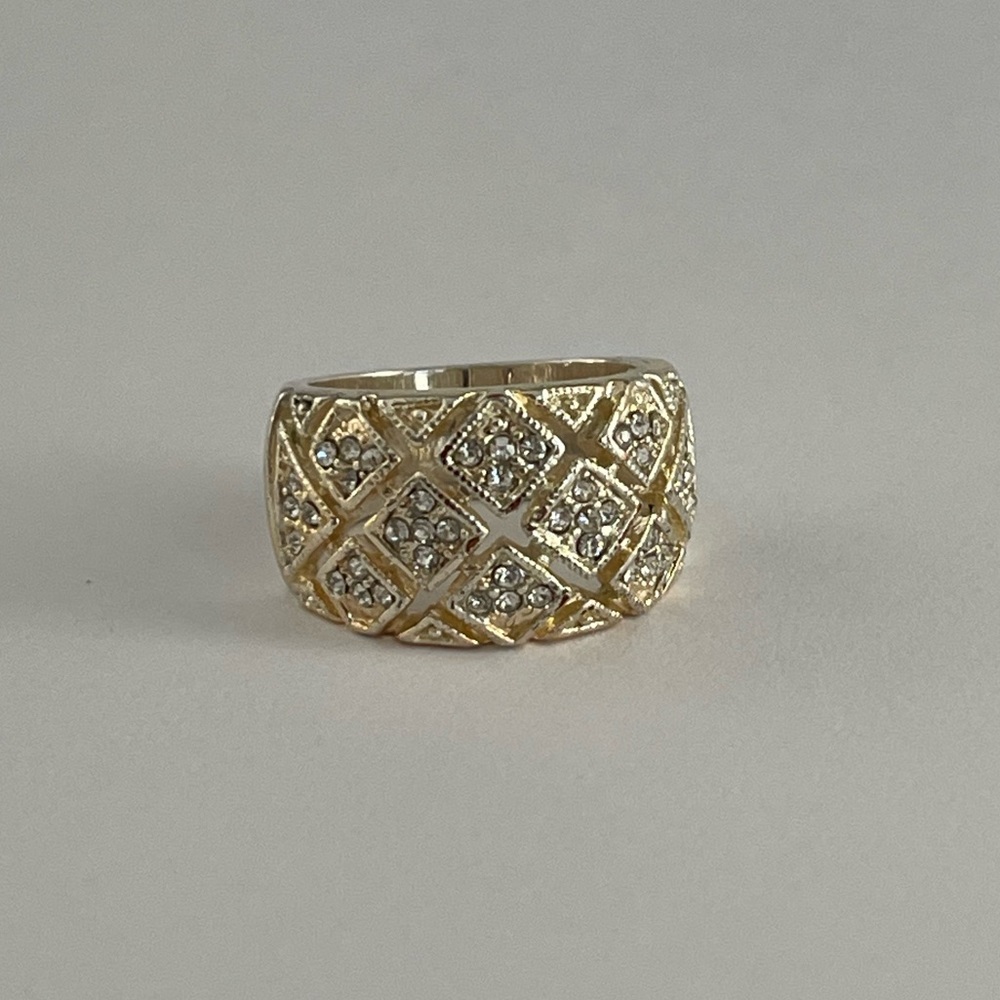 Diamanté crystal set gold and silver tone wide size 8 band ring - Picture 4 of 15